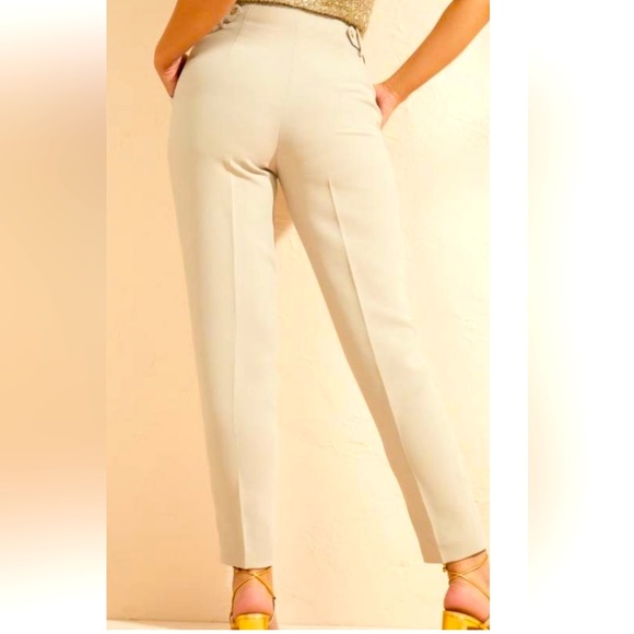⭐️ Marciano Scarlet Cadi Pant NWT ⭐️ - Picture 3 of 5
